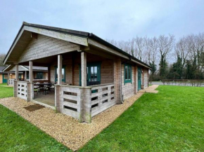 Lilly Lodge, Lake Pochard